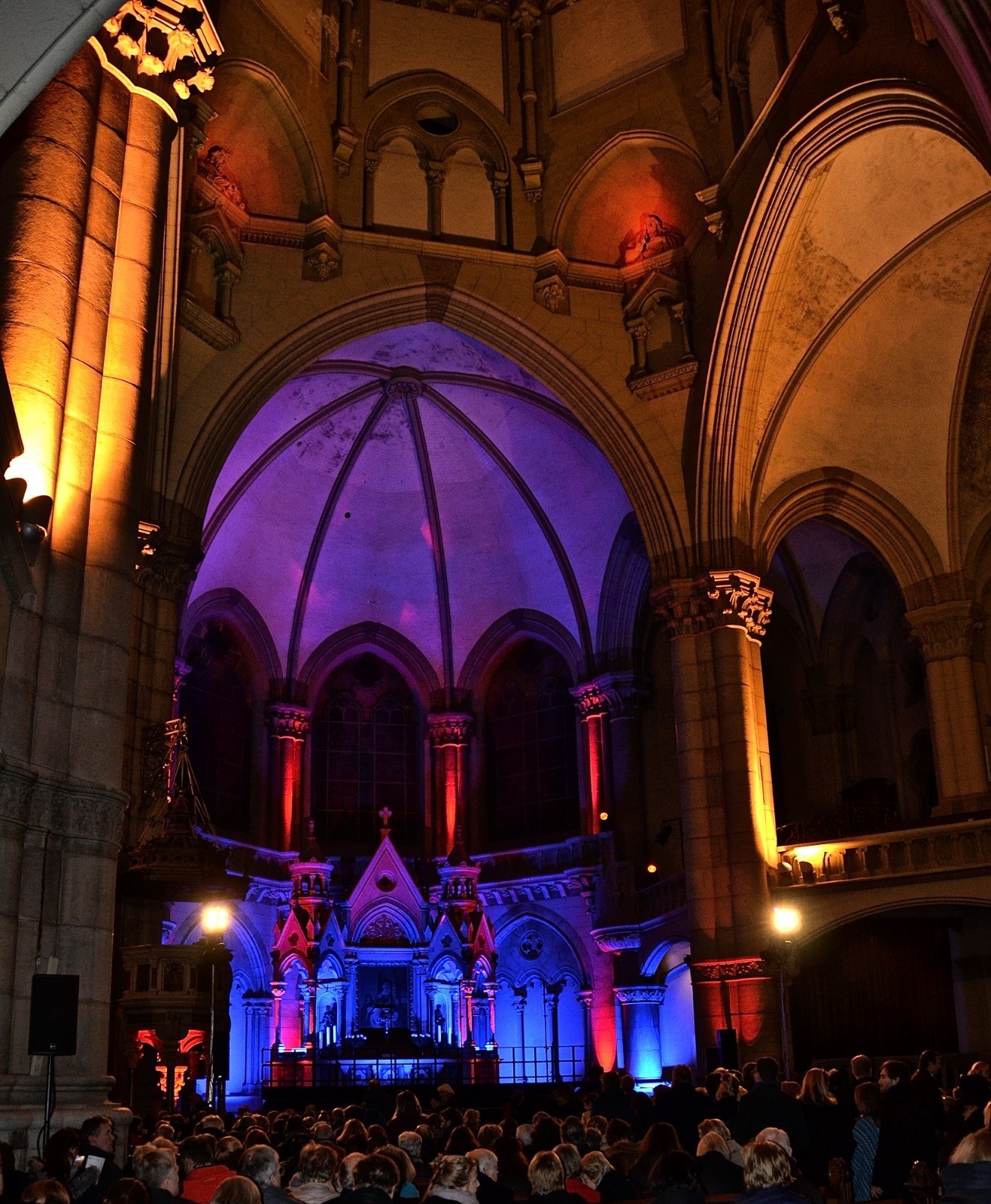 St. Lukas Kirche Innenraum Konzert